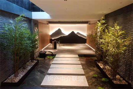 东平民惠佳苑和实验小学一墙间隔公用停车位，送阁楼，送地下